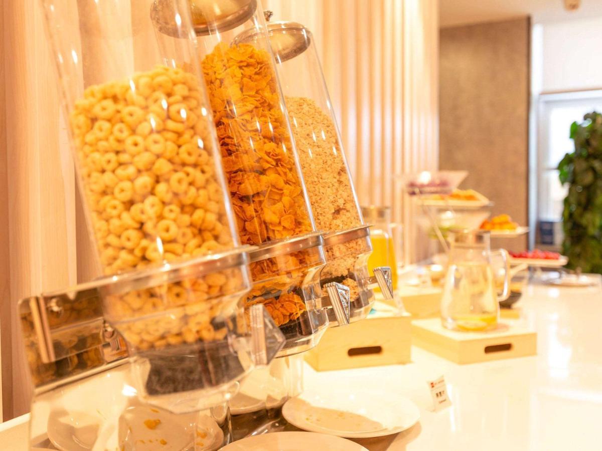 Ibis Xi'An Small Goose Pagoda Hotel Bagian luar foto