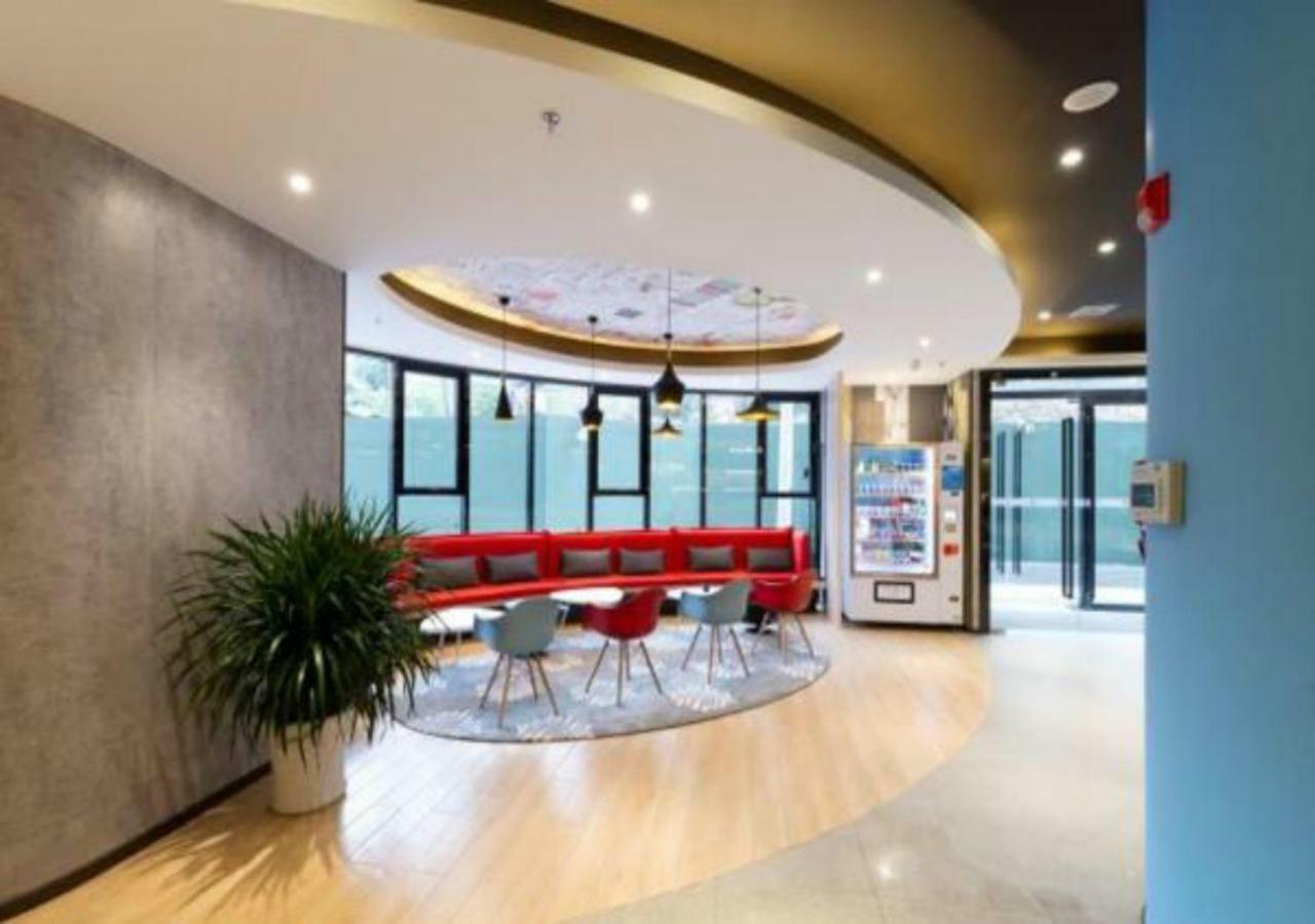 Ibis Xi'An Small Goose Pagoda Hotel Bagian luar foto