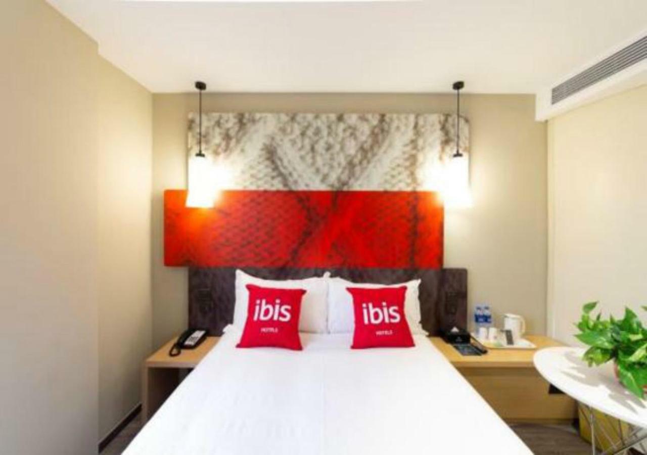 Ibis Xi'An Small Goose Pagoda Hotel Bagian luar foto