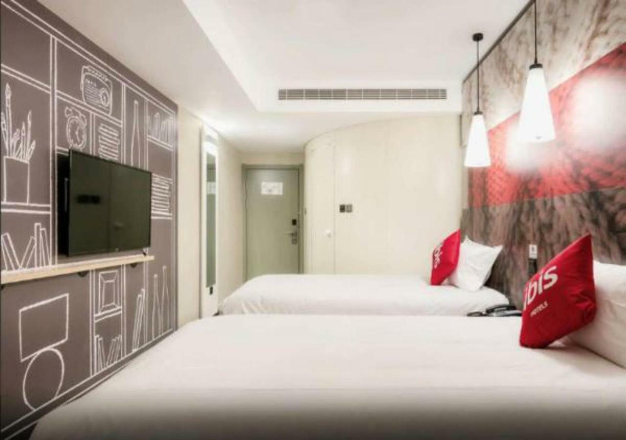 Ibis Xi'An Small Goose Pagoda Hotel Bagian luar foto